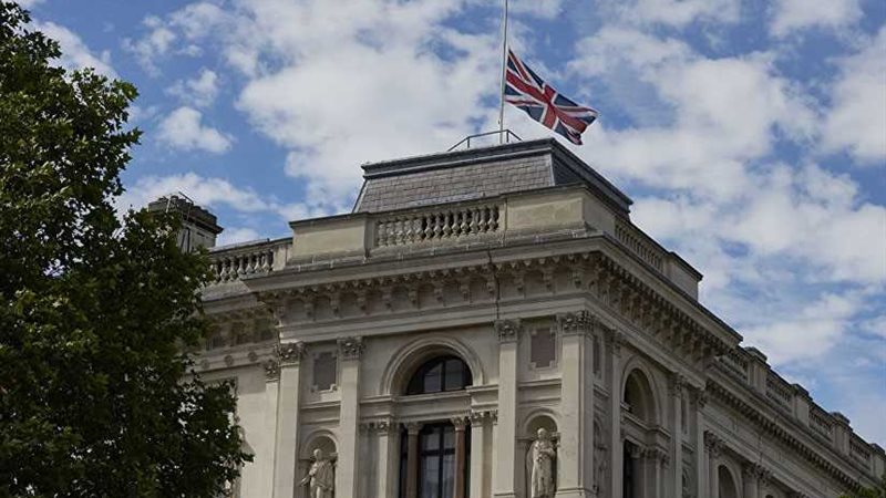 بريطانيا تنظر في