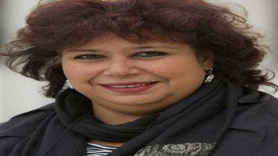 وزيرة الثقافة تصل شرم الشيخ لافتتاح مهرجان المسرح الشبابي