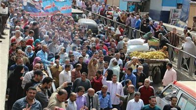 مسيرات عمالية فرحًا بفوز 