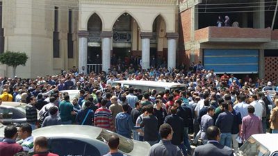 تشييع جثمان الكاتب أحمد خالد توفيق من مسجد السلام بطنطا
