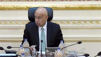 رئيس الوزراء يبحث إجراءات تطبيق قانون التأمين الصحي