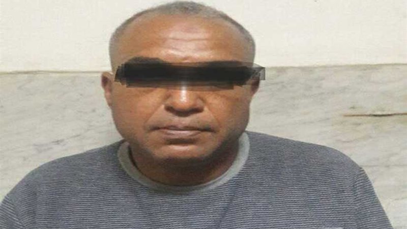 ضبط أمين مخزن اختلس