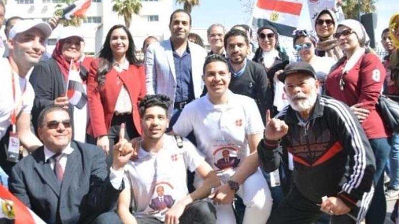 شباب الإسكندرية يحتفلون