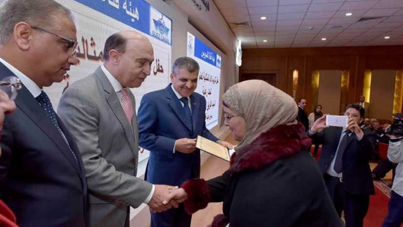 مميش يكرم 28 سيدة