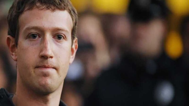 زوكربيرج يعترف بدور