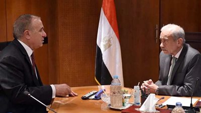 رئيس الوزراء ووزير التنمية المحلية يصلان البرلمان للاعتذار للنواب