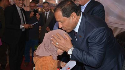 محافظ الغربية يُكرم أسر الشهداء والأطفال اليتامى في حفل يوم 