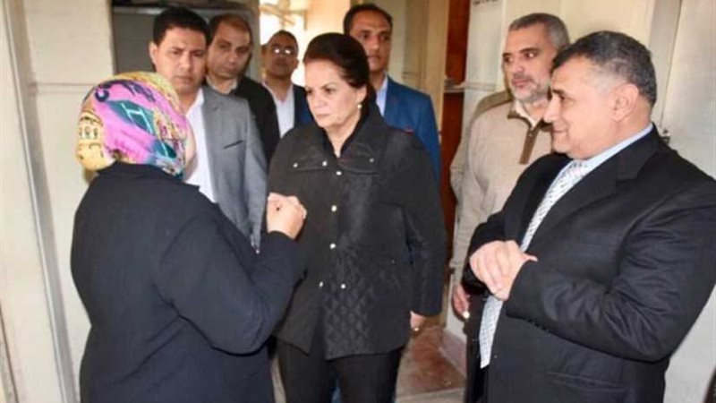 محافظ البحيرة تتفقد