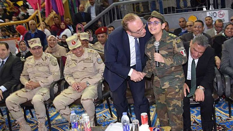 تكريم أسر 83 شهيدا