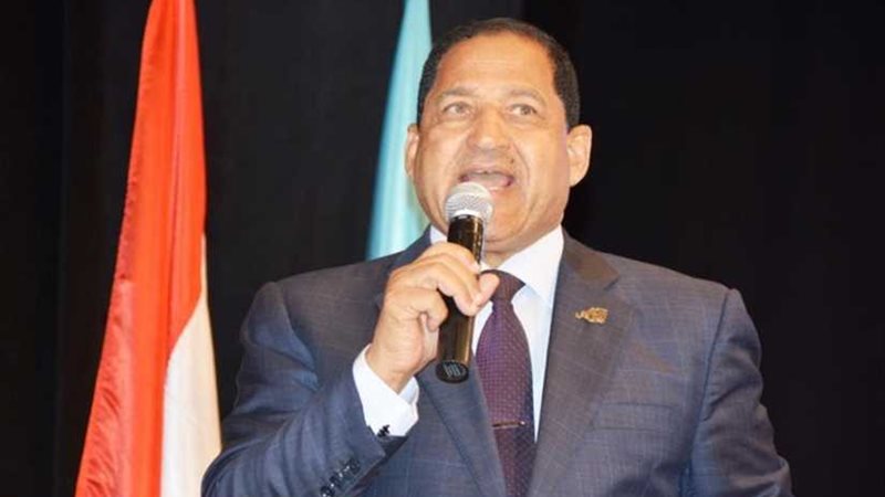 محافظ الغربية يكرم