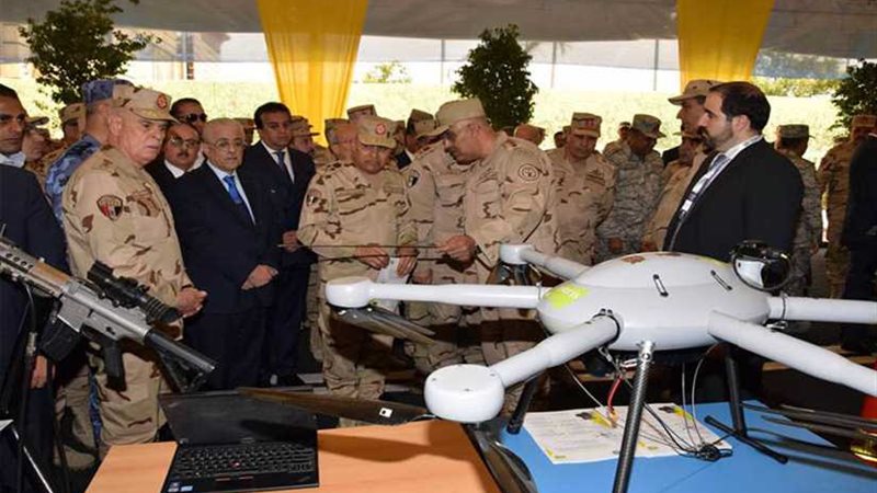 صدقي صبحي يشهد الجلسة