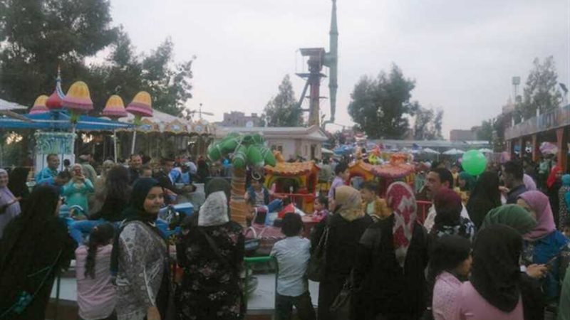 إقبال كثيف على ملاهي