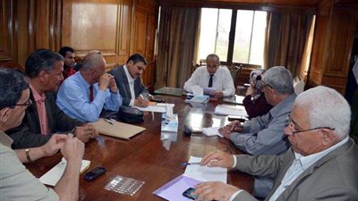 محافظ القليوبية يبحث إنشاء معهد فتيات أزهري للبنات ببنها