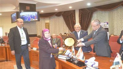 المياه البيضاء وزرع القرنية في مؤتمر طبي كبير بمشاركة 8 جامعات