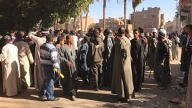 خلافات الجيرة تصيب