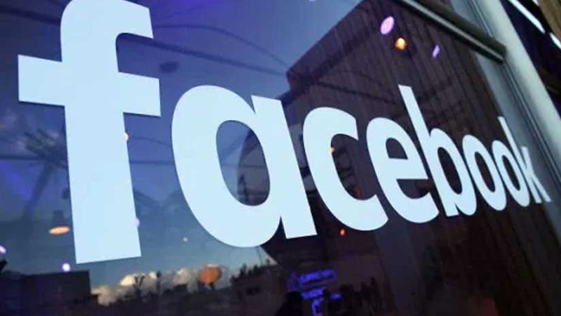 فضيحة فيسبوك تطيح