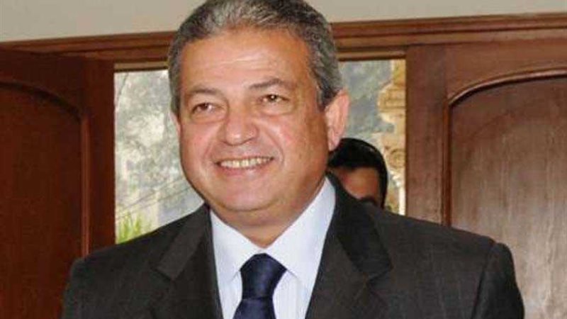 خالد عبدالعزيز يهنئ