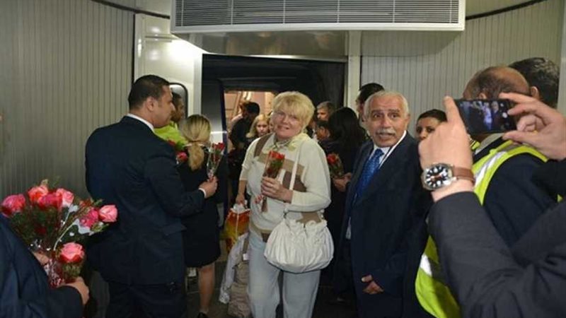 مطار القاهرة يستقبل