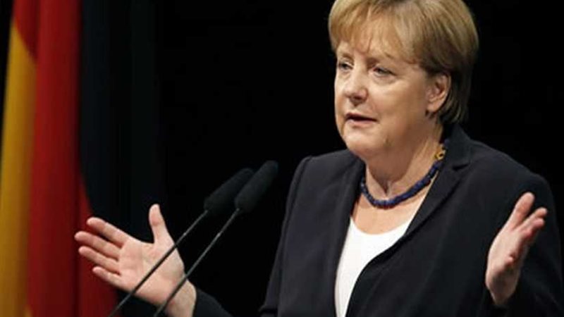 ألمانيا ترفع يدها