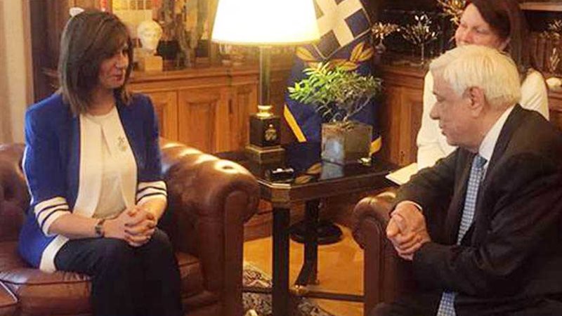 الرئيس اليوناني يستقبل