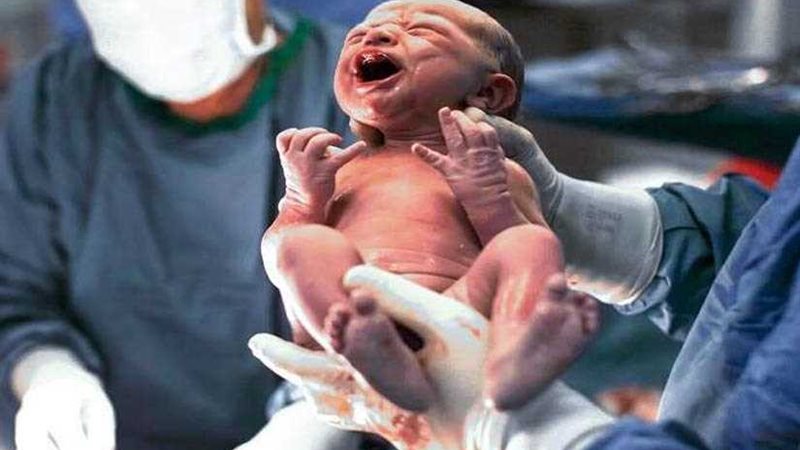 ولادة طفل صيني بعد