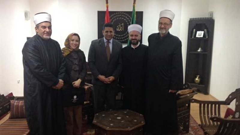 لقاء بين سفير مصر