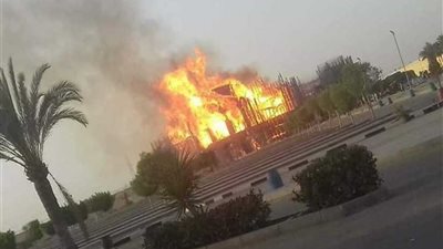 حريق يلتهم كنيسة الشهداء بدير 