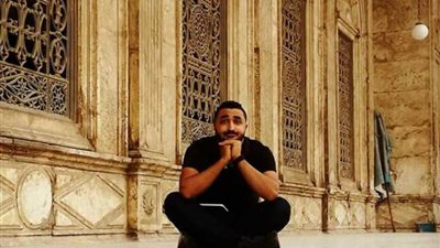 شاب مصري متعدد المواهب يحلم بالوصول إلى العالمية