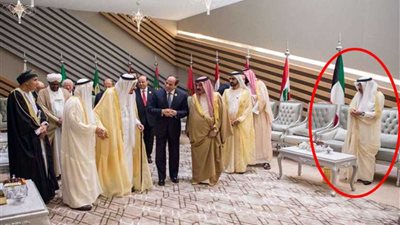 صور بآلاف الكلمات.. مندوب قطر منبوذ في قمة العرب