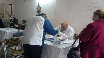 مستشفيات الشرطة توقع الكشف الطبي على 90 مواطنًا