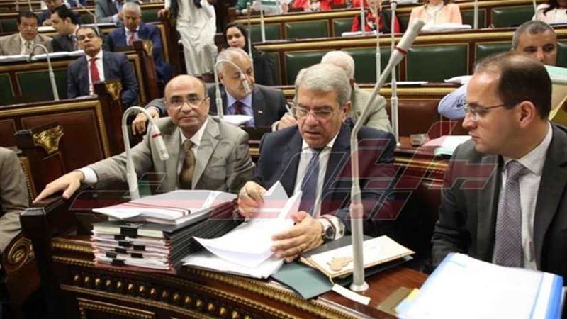 وزير المالية أمام