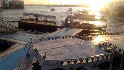 اصطدام باخرة نيلية بقسم شرطة المسطحات بالمنيا