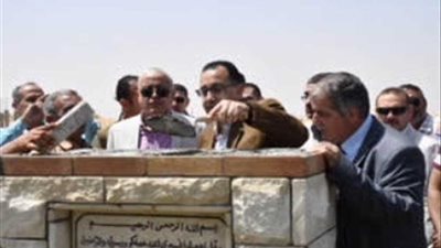 وزير الإسكان يضع حجر أساس سوق الجملة بالسادات على مساحة 80 فدانا