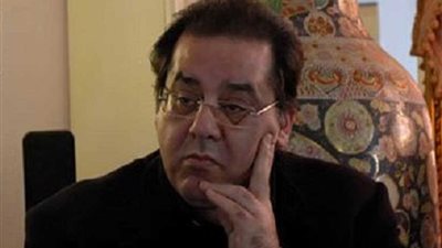 العاملون بـ