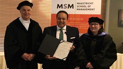 جامعة هولندية تمنح جمال الشاعر درجة الدكتوراه