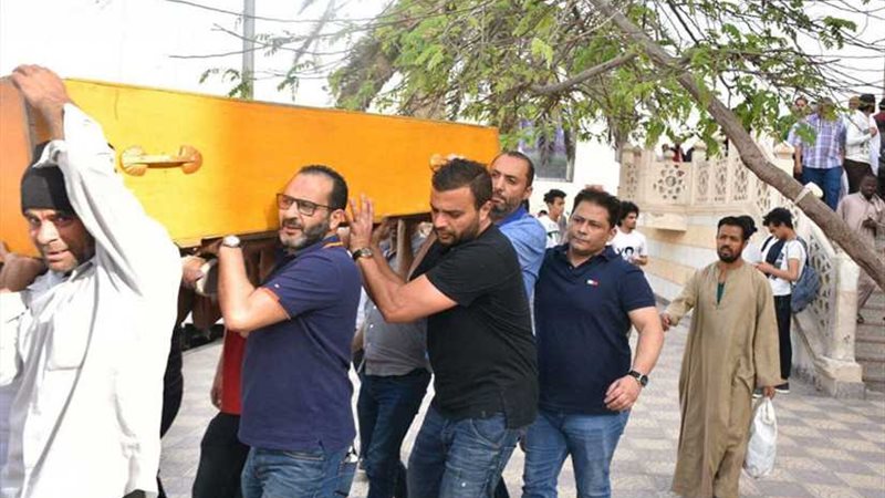 بالصور..والدة شيرين