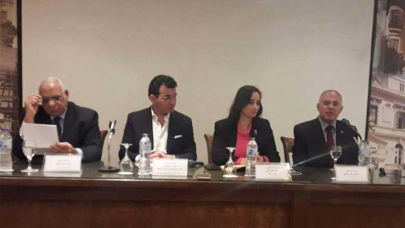 خبراء ري بالأعلى