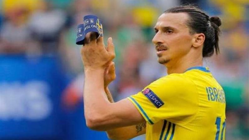 رغم اعتزاله دوليًا