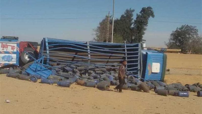 انقلاب سيارة محملة