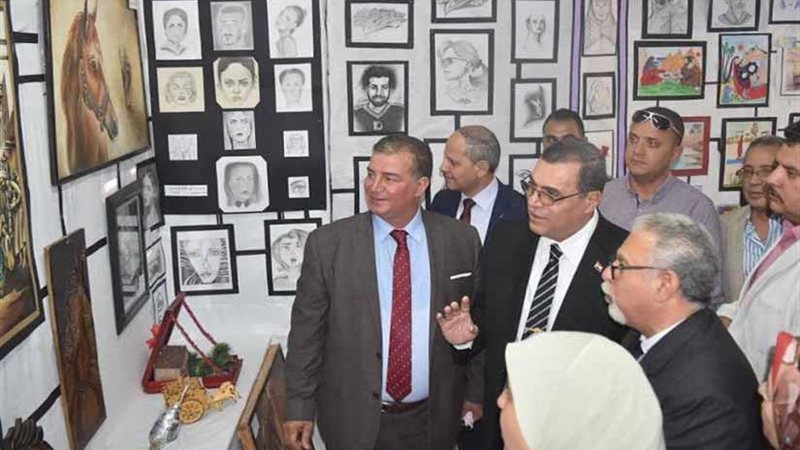 محافظ الفيوم يشهد