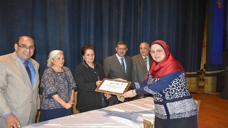 محافظ البحيرة تشهد