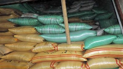 المنيا.. ضبط كميات مجهولة من الأرز والمكرونة