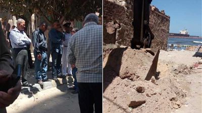 بالصور.. مد ماسورة صرف صحي على شاطئ الدخيلة قبل بدء موسم الصيف بأيام