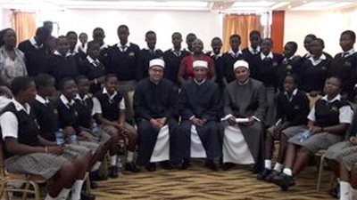 محاضرة بمقر الصليب الأحمر لقافلة 