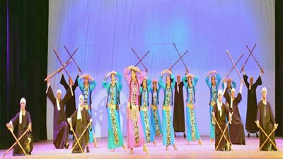 وزيرة الثقافة تشهد عرضًا لفرقة رضا بالبالون