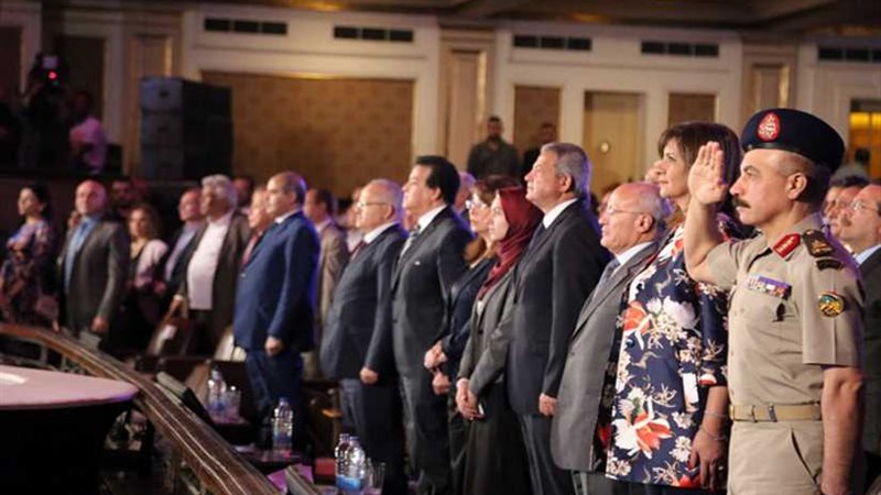 5 وزراء يشهدون حفل