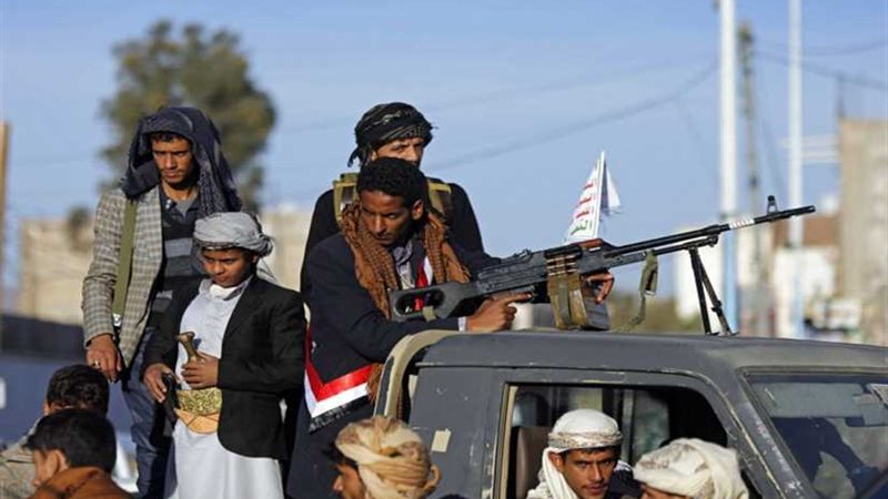 مليشيات الحوثي تجبر