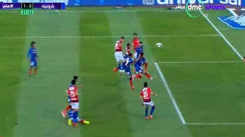 الأهلي يسجل اول اهدافه