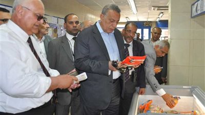محافظ الجيزة يراقب الأسواق بإمبابة والوراق