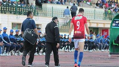 أزارو يغيب عن القمة 